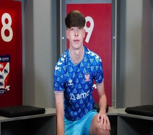 约克城U16队长哈里朗特里确诊血癌,目前正在治疗