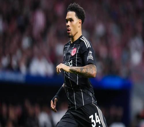 法兰克福后卫科林斯谈对阵拜仁:我们想赢比赛会为此拼尽全力