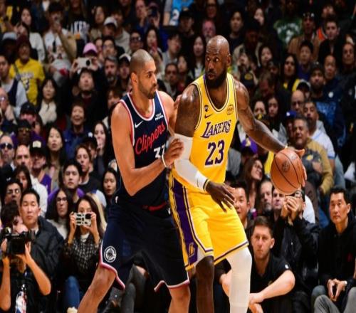 双里程碑之夜险成罪人!詹皇致命失误惊出汗连续五场两双成安慰