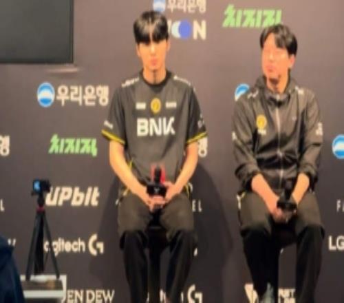 BFX教练:我觉得明天T1会晋级吧,比起DK还是T1做得更好一些