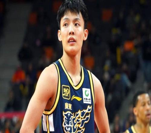 徐杰、曾凡博与徐昕因伤无缘世预赛,锋线和内线遭打击!