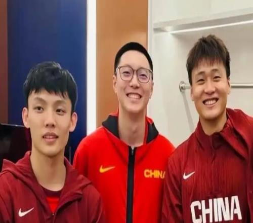 男篮世预赛前夕再遭打击核心后卫受伤退出:冲击2连胜恐悬了