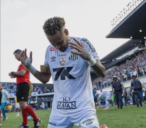 内马尔承认年底考虑退役!巴萨签新星达协议!卡里克想长留曼联!