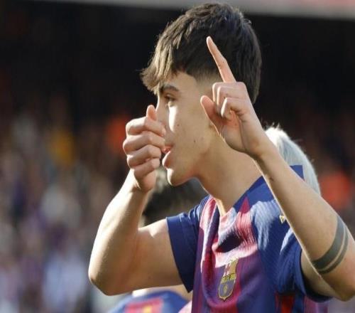 世体:贝尔纳尔确实像布斯克茨,但他具备前插与进球能力