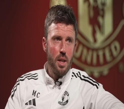 卡里克:我曾在曼联前球员的群里待过一段时间,但后来退出了