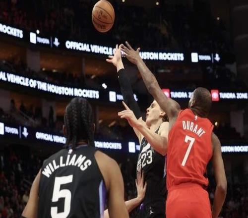 一边倒!火箭领先21分打崩鱼腩:小史密斯爆发,杜兰特9助攻