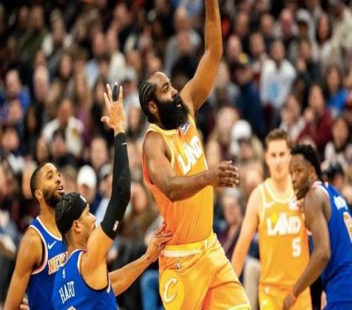 拉鋸戰(zhàn)！騎士領(lǐng)先12分被反撲：米切爾對(duì)飆布倫森，哈登9分4助