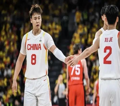 世預(yù)賽客戰(zhàn)日本中國男籃全力備戰(zhàn)