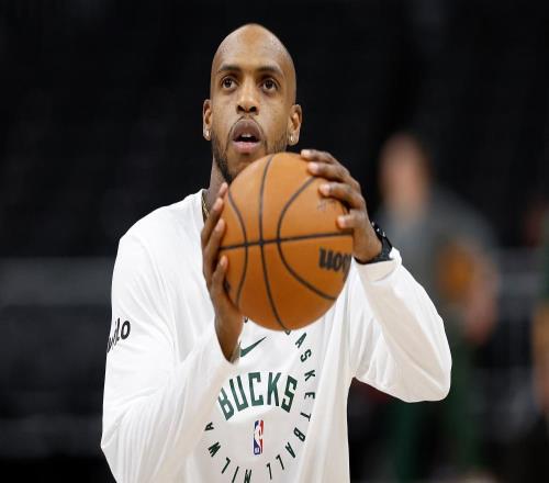 東部第一出手！NBA買斷市場地震！米德爾頓時(shí)隔13年重回底特律