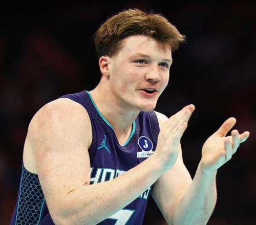 克努佩爾200三分歷史最快黃蜂客場8連勝創(chuàng)隊史紀(jì)錄送公牛10連敗