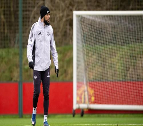 齋月期收到記者送的一盒椰棗，馬茲拉維將比賽球衣回贈(zèng)感謝