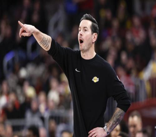 湖人109110魔術(shù)4壞消息！東契奇拒投絕殺，內(nèi)線+雷迪克問(wèn)題太大