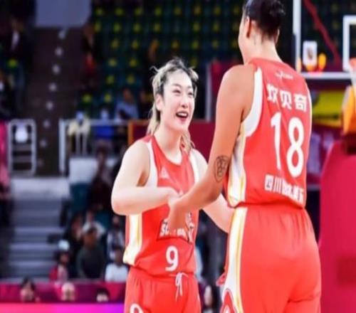 中国女篮的天塌了季后赛没开打外援全跑路了:篮协这下该懵了