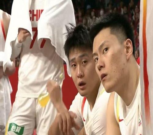 隊長復出！趙睿19分鐘10+3+3+2罰球8中8提前5犯無奈搖頭