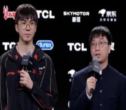 赢下比赛后Tabe当众检讨自己:常规赛的执教很失败给选手太大压力