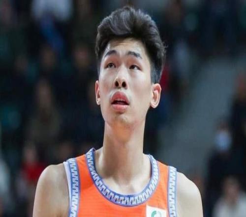 官宣!CBA全明星换人,张镇麟捡漏,1人意外顶上,球迷为何不买账