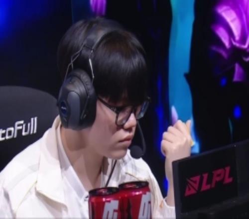 B站博主：狠狠拷打IG.Soboro離譜表現！看完主播覺得能打職業(yè)了