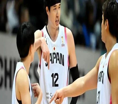 日本男篮12人名单出炉,霍金森落选,太意外了
