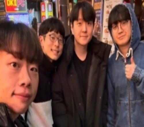 再聚首，Pawn分享與looper、DanDy、Mata合照