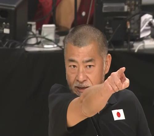 服！日本媒體人：裁判如果正常吹罰，日本男籃將會(huì)是一場慘敗