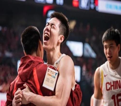 郭士強(qiáng)：中場我和大家強(qiáng)調(diào)相信中國男籃，必須做好防守控制對方