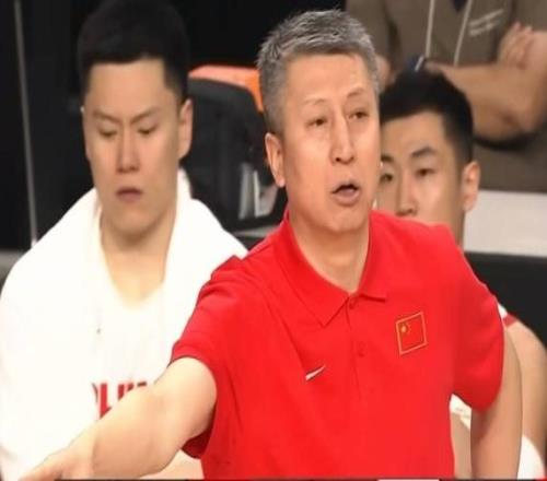 不是胡金秋趙繼偉！中國男籃逆轉(zhuǎn)日本靠這3人，楊鳴點評一針見血