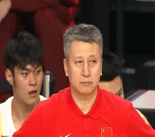 不公平!日本网友:中国男篮6打5,郭士强应该要停赛