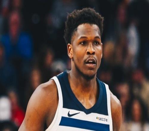 小卡缺阵兰德尔梦游10中1,爱德华兹31+2+5,森林狼送快船3连败