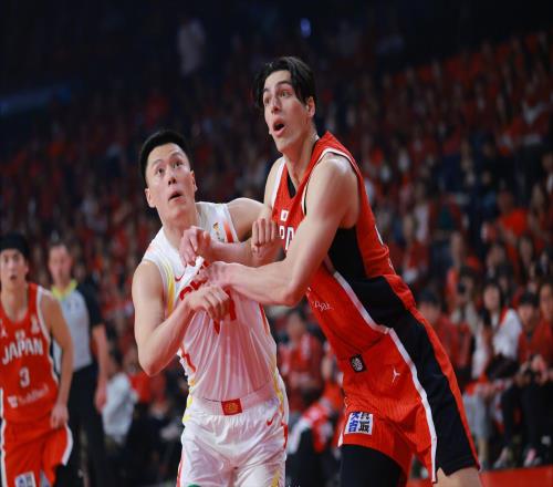 張鎮(zhèn)麟3中0！男籃客場贏日本，3新人沒亮點，賀希寧隊友首發(fā)拿2分