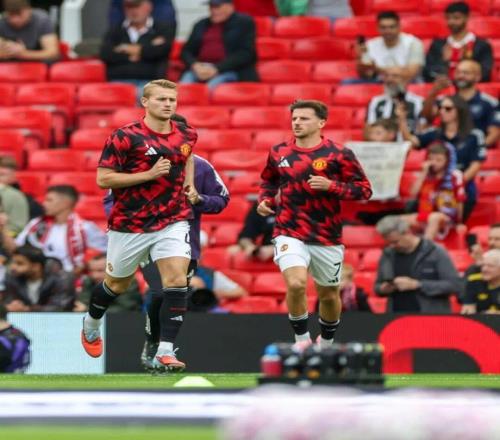 曼联官宣四人伤缺!芒特恢复训练或战纽卡,卡里克力挺续约马奎尔