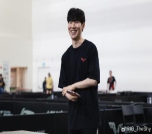 TheShy更博曬WTT新加波現(xiàn)場(chǎng)照：很愉快的一次體驗(yàn)感謝WTT的邀請(qǐng)