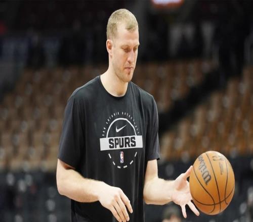 簽約已達(dá)成，馬刺簽下梅森普拉姆利，合同至賽季結(jié)束