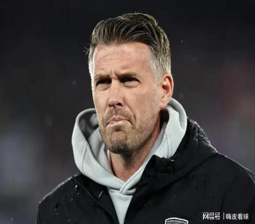 第二勝！英超黑馬掉鏈子，4隊(duì)爭(zhēng)3個(gè)歐冠席位，曼聯(lián)缺少一個(gè)優(yōu)勢(shì)