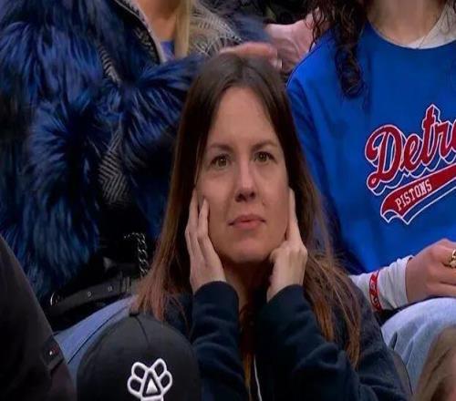 離譜！裁判硬送3罰進(jìn)加時！騎士沒有錯哥真登了！