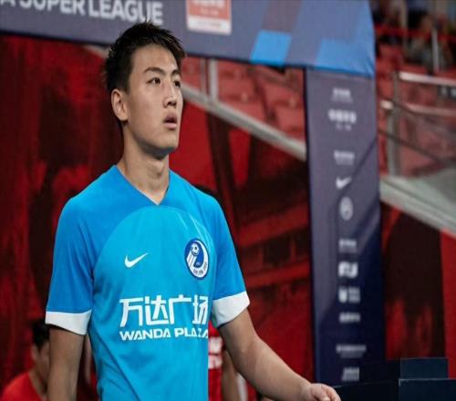 練了一個冬訓(xùn)大連英博新星轉(zhuǎn)投鯤城馮勁首秀戰(zhàn)申花海港幫有加成