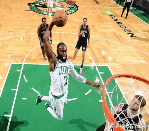 綠凱37分大勝！布朗28分10罰，新援大爆發(fā)，普理查德22+5全隊(duì)第一