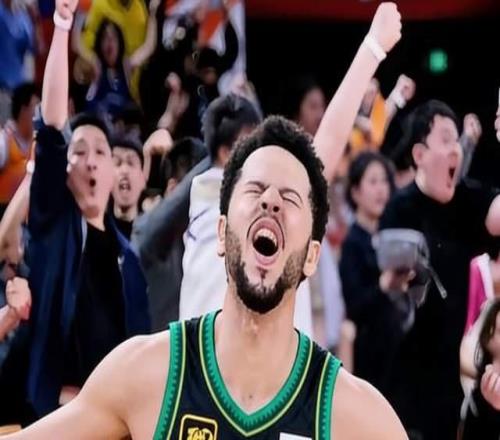 終于來了！遼籃新援抵達沈陽，三分命中率高，烏戈放手沖季后賽吧