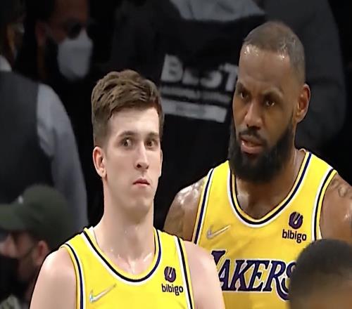 東詹翻臉三大鏡頭曝光！入場就鬧翻，隊友手足無措，艾頓成替罪羊