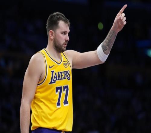 格林怒批媒體雙重標準：當初罵尼克是白癡，如今卻重復(fù)他的話