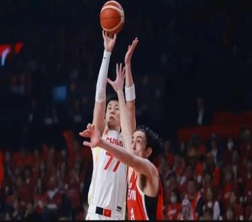 中國男籃對(duì)陣臺(tái)北胡明軒繼續(xù)免費(fèi)看球，留給張鎮(zhèn)麟的弱隊(duì)不多了