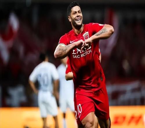 蒋光太和吾米提江之后,上港又迎来一位靠谱中卫,表现可圈可点