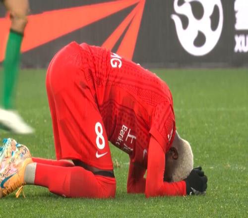 击溃海港、三连亚!北京国安爆发:23年后强势夺冠,穆斯卡特愤怒