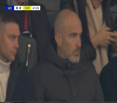 造訪老東家，馬雷斯卡現(xiàn)身萊斯特城對(duì)陣諾維奇的比賽現(xiàn)場(chǎng)