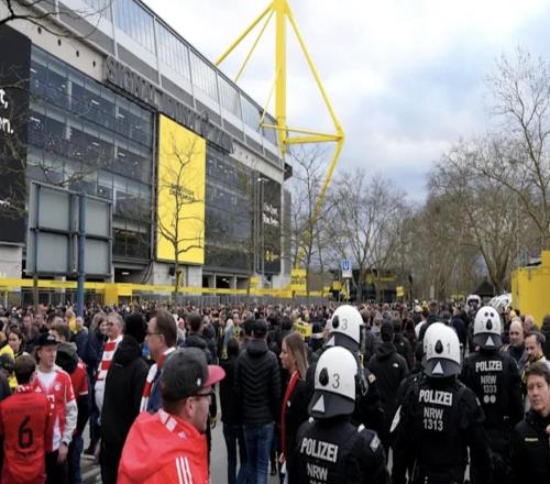 德媒：有29名拜仁球迷試圖用非正規(guī)門票進(jìn)場，警方與之起沖突