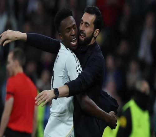 世体:与阿隆索分道扬镳后,维尼修斯迎来与阿韦洛亚的蜜月期