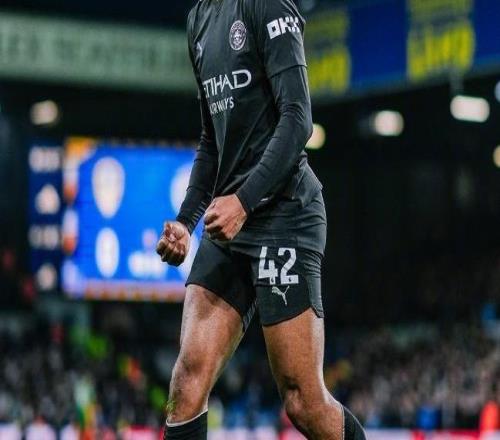 塞梅尼奧一劍封喉，曼城10險(xiǎn)勝利茲聯(lián)，英超豪取4連勝施壓阿森納