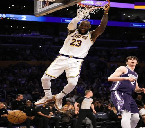 狂勝24分！湖人三殺國(guó)王，詹姆斯創(chuàng)4大紀(jì)錄，威少16中6，艾頓立功