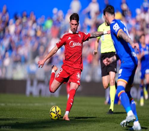 西甲：皇馬主場強(qiáng)勢，赫塔費(fèi)能否頂住壓力皇馬VS赫塔費(fèi)