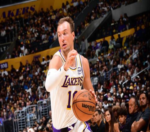 55+49+91湖人撿漏29歲三分王太香，詹皇：我們的另一個得分威脅