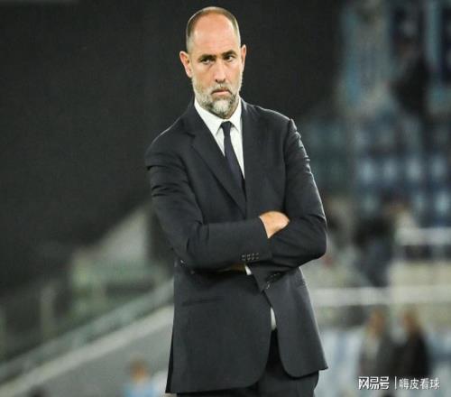 英超太難了！世界冠軍掉隊(duì)，歐洲冠軍保級(jí)，阿森納只剩一個(gè)豪門